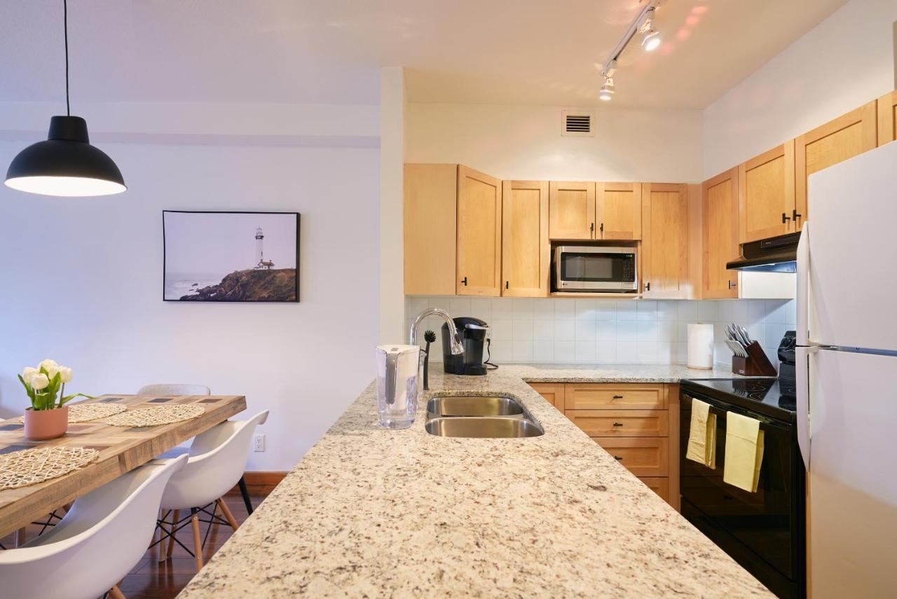 Apartament Mtn View Escape With King Size Bed With Outdoor Pool - Banff Pass Included! Canmore Zewnętrze zdjęcie