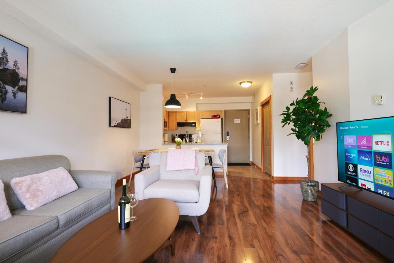 Apartament Mtn View Escape With King Size Bed With Outdoor Pool - Banff Pass Included! Canmore Zewnętrze zdjęcie