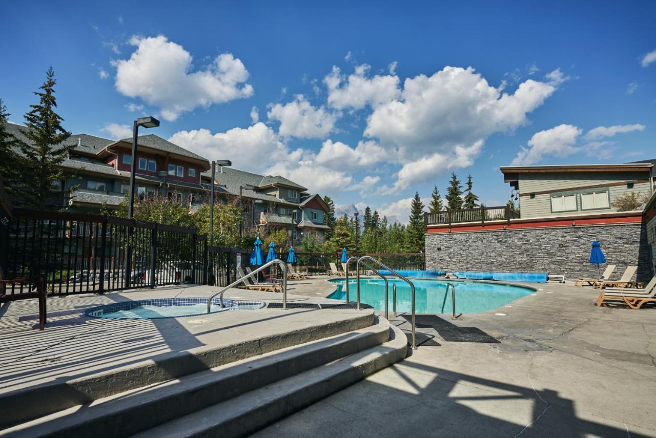 Apartament Mtn View Escape With King Size Bed With Outdoor Pool - Banff Pass Included! Canmore Zewnętrze zdjęcie