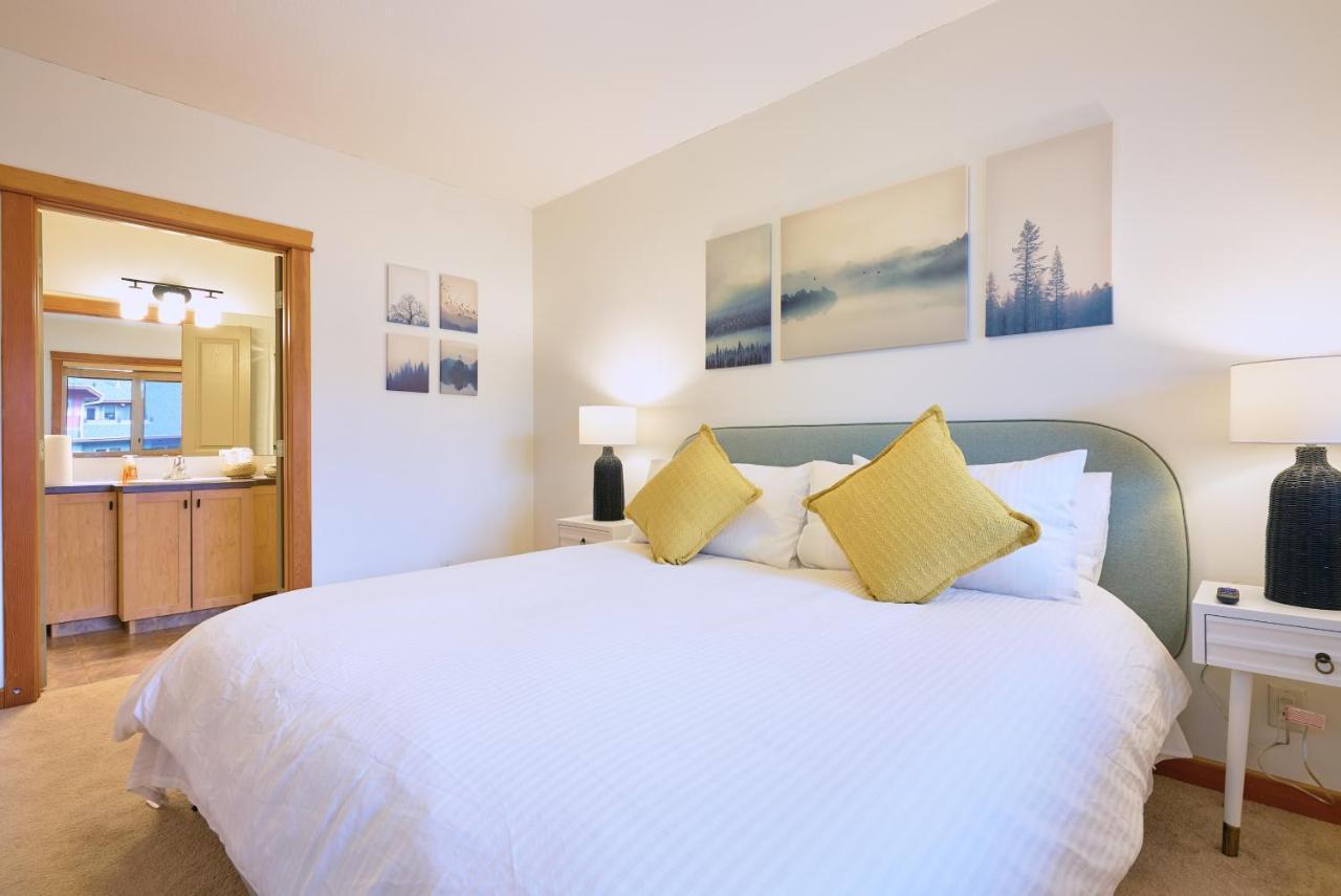 Apartament Mtn View Escape With King Size Bed With Outdoor Pool - Banff Pass Included! Canmore Zewnętrze zdjęcie