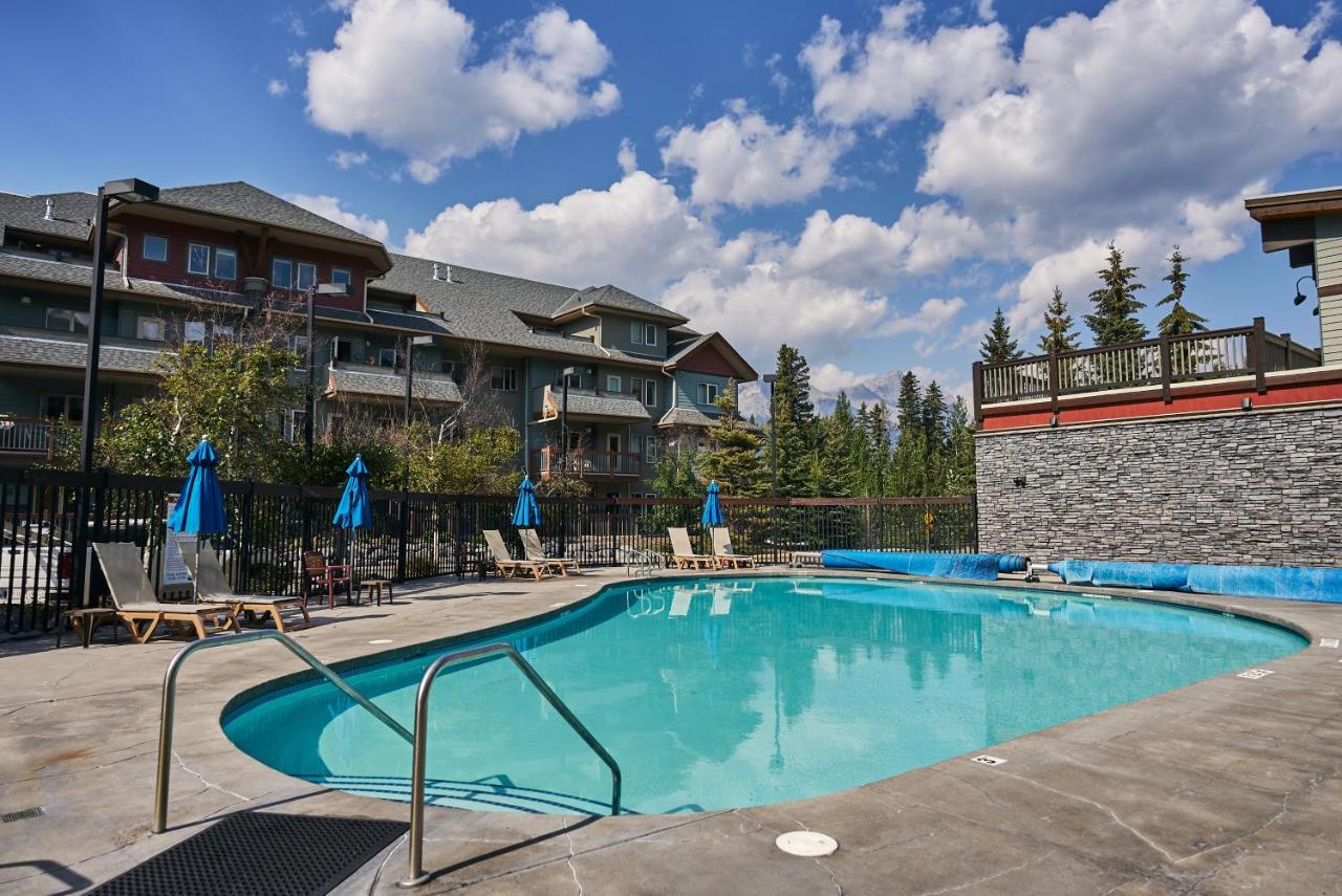 Apartament Mtn View Escape With King Size Bed With Outdoor Pool - Banff Pass Included! Canmore Zewnętrze zdjęcie